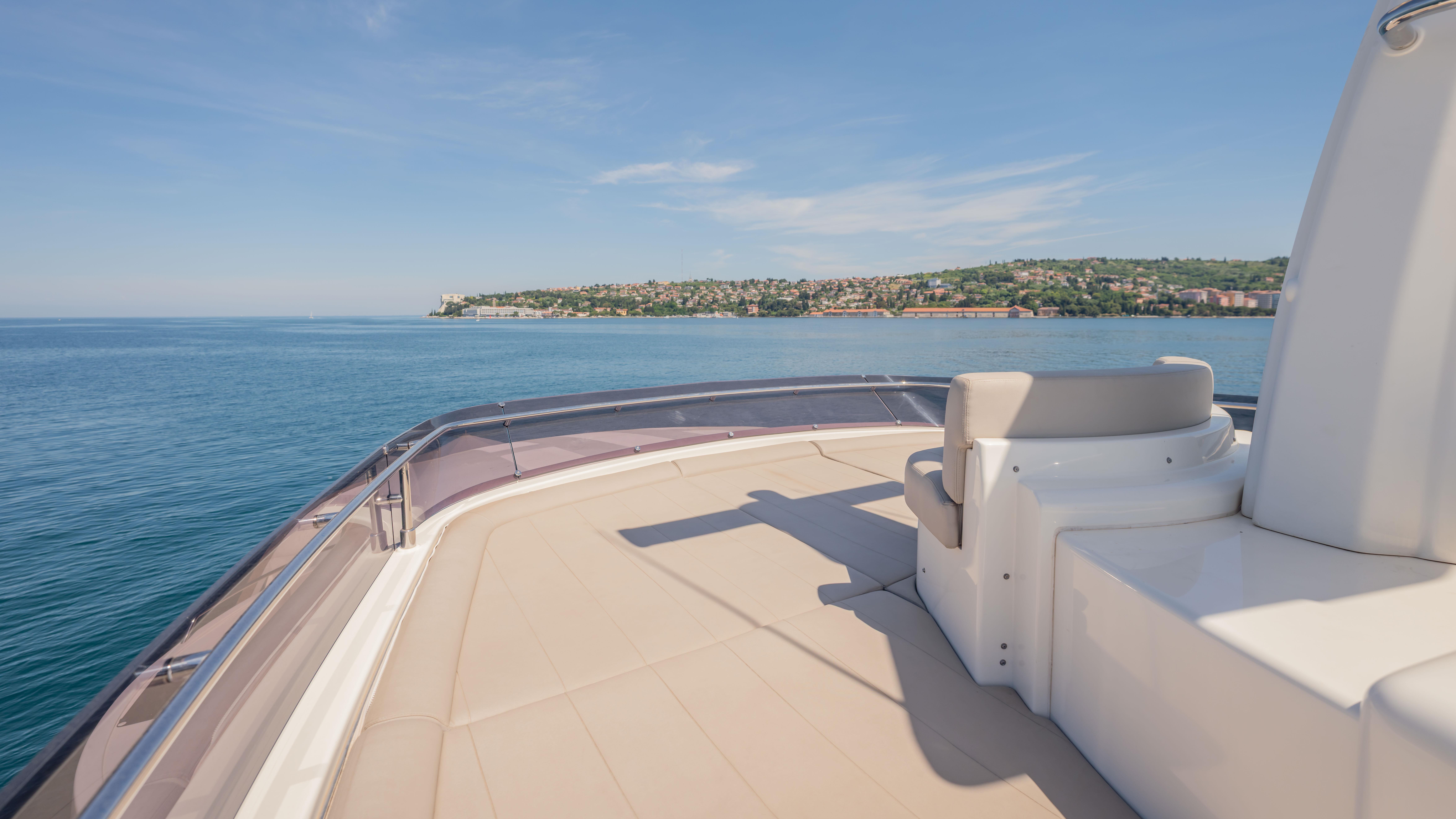 2017 CUSTOM LINE NAVETTA 28 